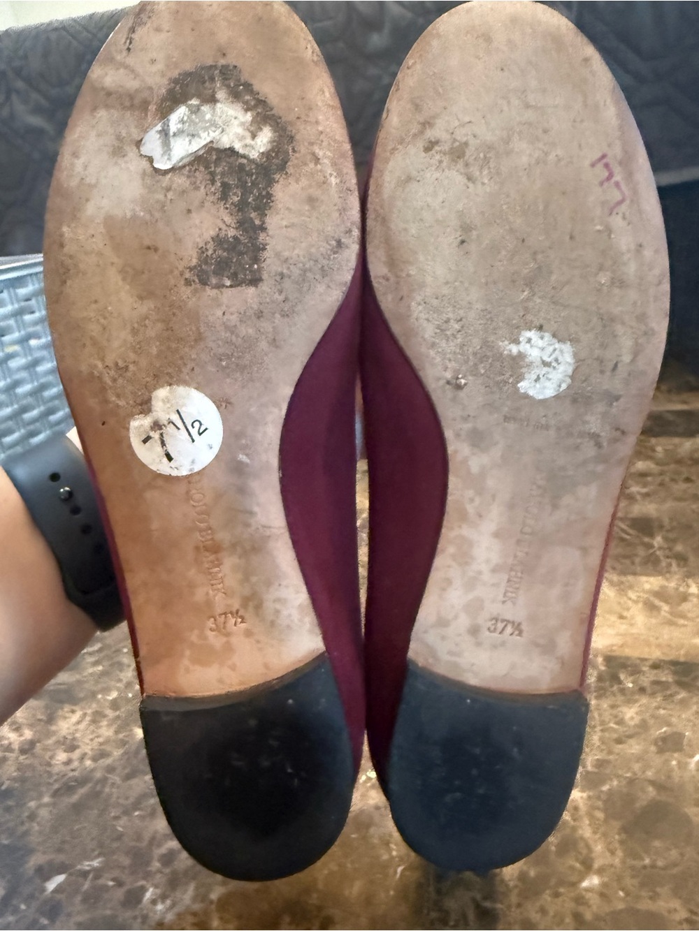 Manolo Blahnik. Burgundy Suede Tere Round-Toe Skimmer Ballet Flat. 37.5. - Picture 13 of 13